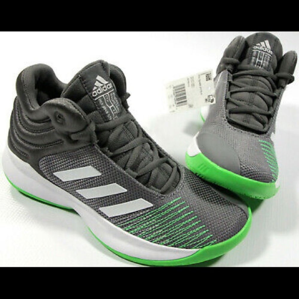 BNWT Adidas Pro Spark basketball shoes size 5.5